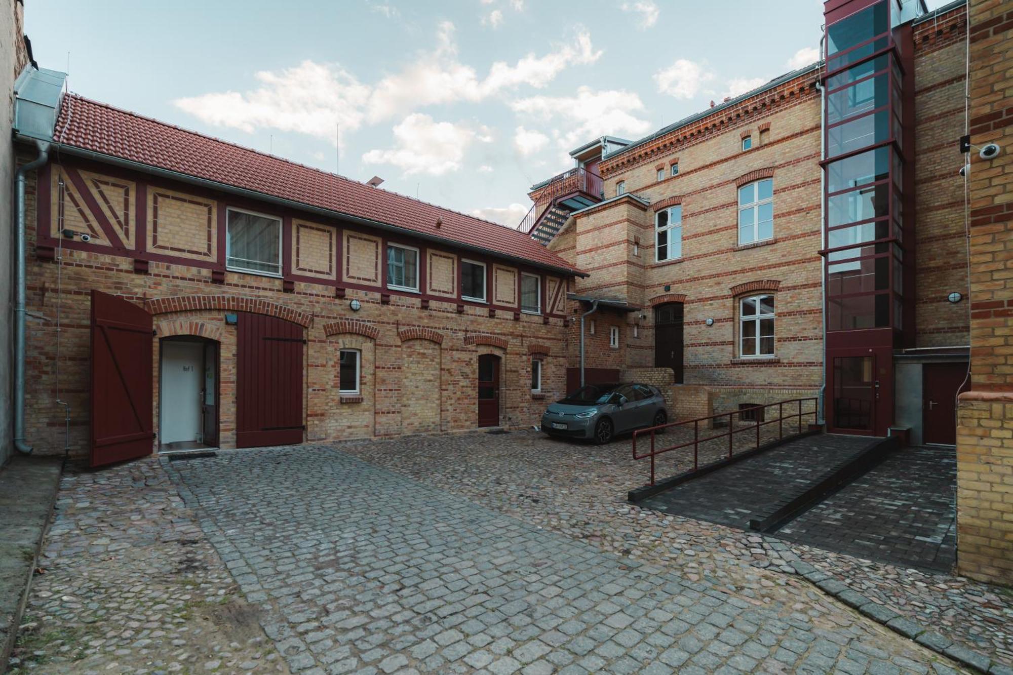 H24 Hotel Apartments Eberswalde Экстерьер фото